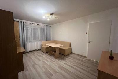 Apartament cu 3 camere decomandat în Central - 1