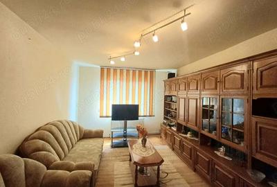 Apartament cu 3 camere decomandat în Central - 1