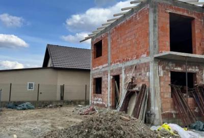 Casă cu 4 camere cu Teren 750 Mp în Central - 2