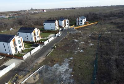 Teren de 760 mp, în Mărăcineni - 2