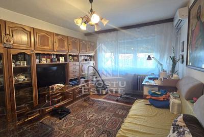 Apartament cu 4 camere semidecomandat în Cetății - 1