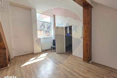 Spațiu comercial, de 179 mp, în Central - 7