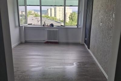 Garsonieră decomandată în Podu Roș