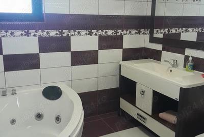 Casă cu 5 camere cu Teren 209 Mp în Central - 3