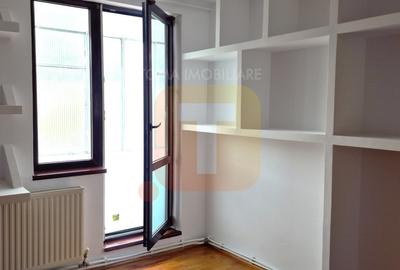 3 camere ultracentral – Piatra Neamț, etaj 4, balcon 7.9 mp 3 camere ultracentral – Piatra Neamț, etaj 4, balcon 7.9 mp - 13