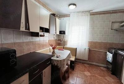 De vanzare apartament 2 camere in Curtea de Arge? langa Manastire - 4