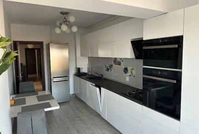 Apartament cu 3 camere de închiriat - Viziune panoramică și confort desăvârșit!