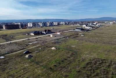 Teren Construcții intravilan de 662 mp, în Nord - 8