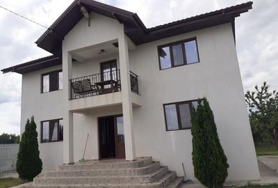 Casă cu 3 camere în Cotești - 4