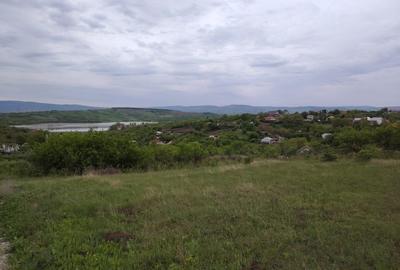 Teren intravilan de vânzare – Ciurbești, vedere la lac - 1