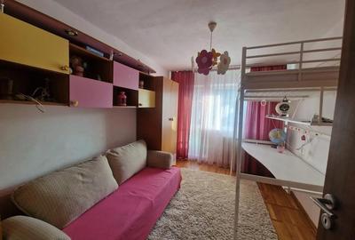Apartament cu 3 camere decomandat în Centrul Civic - 2