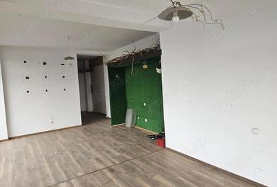 Spațiu comercial, de 50 mp, în Central - 6