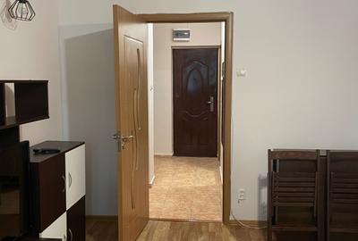 Garsonieră decomandată în Costin Georgian - 8