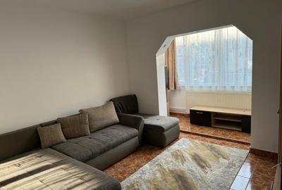 Apartament cu 3 camere decomandat, mobilat în Soarelui