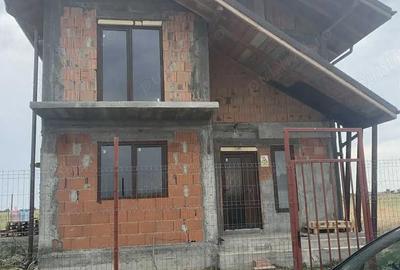 Casă cu Teren 320 Mp în Berceni - 4