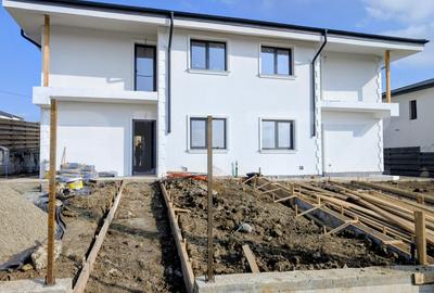 Duplex cu 4 camere cu Canalizare în Miroslava - 19