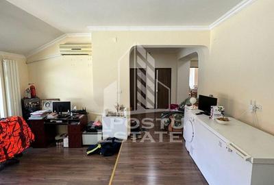 Casa cu piscina si 5 camere in Dinias - 9