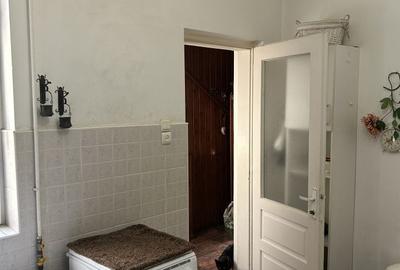 Casă cu 6 camere cu Teren 540 Mp în Central - 7