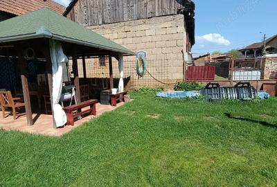 Casă cu 5 camere cu Teren 1000 Mp în Luna