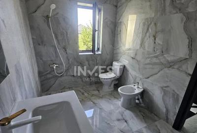 Casă cu 4 camere cu Canalizare în Valea Adâncă
