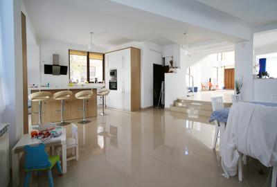 Vilă impresionantă aproape de mare – închiriere pe termen lung, Mamaia Nord - 16