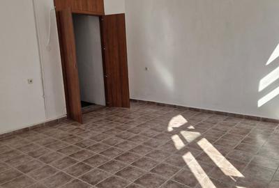 Spațiu comercial, de 55 mp, în Central - 6