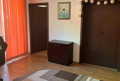 Apartament 1 cameră de vânzare, Centru, P-ța Mihai Viteazu - 5