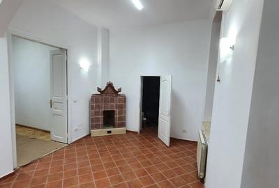 Unirii- proprietar, inhiriez duplex apartament 12 camere in vila, 360 mp - 3