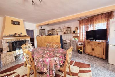 Casă cu 5 camere decomandat cu Teren 1600 Mp în Dobreni - 6