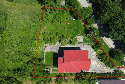 Casă cu 6 camere cu Teren 1340 Mp în Central - 9