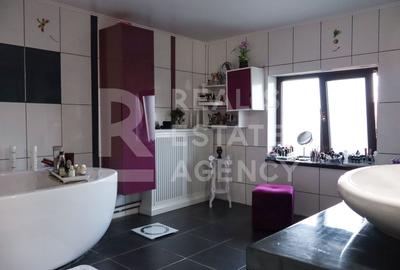 Casă cu 9 camere cu Canalizare în Bucium - 17