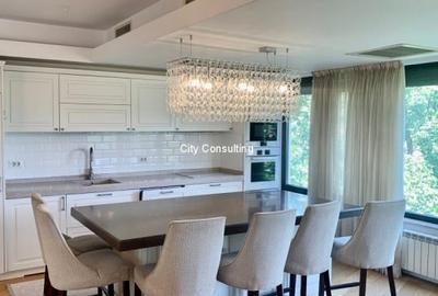 Apartament cu 5 camere decomandat, mobilat în Nordului