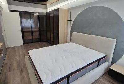 Apartament cu 2 camere semidecomandat, mobilat în Central