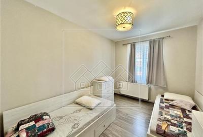 Casă individuală cu 8 camere cu Canalizare în Lazaret - 26