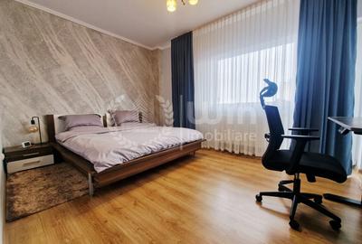 Apartament cu 3 camere semidecomandat în Zorilor