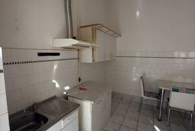 Casă cu 4 camere în Central - 2