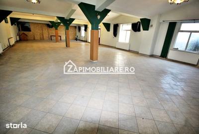 Spațiu comercial, de 200 mp, în Central - 3
