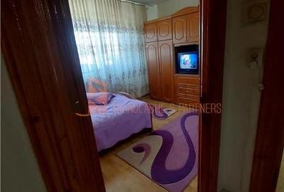 Apartament 3 camere cf 1  semidecomandat zona Micro 3 - 5