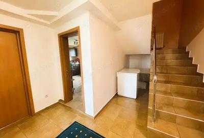 Se inchiriaza sau se VINDE casa Str Plevnei 1386 mp teren intravilan - 25