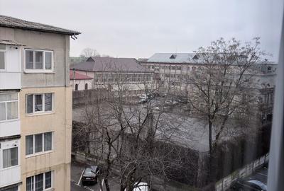 Apartament cu 2 camere decomandat în Central - 6