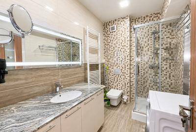 Apartament cu 3 camere decomandat, mobilat în 13 Decembrie - 15