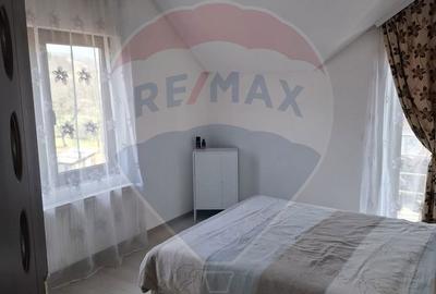 Casă cu 5 camere cu Teren 676 Mp în Bogdan Vodă - 1
