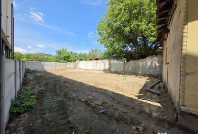 Casă cu 3 camere cu Teren 414 Mp în Central