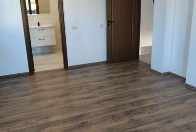 Casă cu 5 camere cu Teren 280 Mp în Brătianu