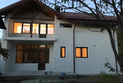 Casă cu 5 camere cu Teren 405 Mp în Bragadiru - 2