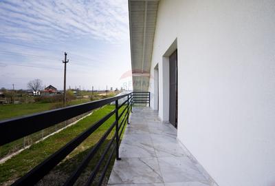 Casă cu 4 camere cu Teren 1000 Mp în Bradu - 13
