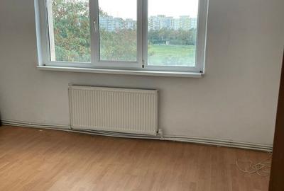 Apartament cu 2 camere semidecomandat în Micro 3 - 8