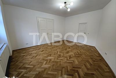 Spațiu comercial, de 122 mp, în Central - 10