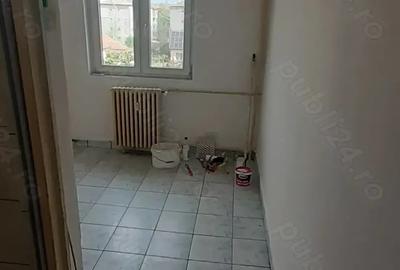 Inchiriez pe termen lung,gars 11,20 mp,langa Universitatea Oradea Inchiriez pe termen lung,gars 11,20 mp,langa Universitatea Oradea - 6