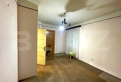 Apartament 2 camere, decomandat, 52 mp, renovabil, zona The Office Apartament 2 camere, decomandat, 52 mp, renovabil, zona The Office - 2